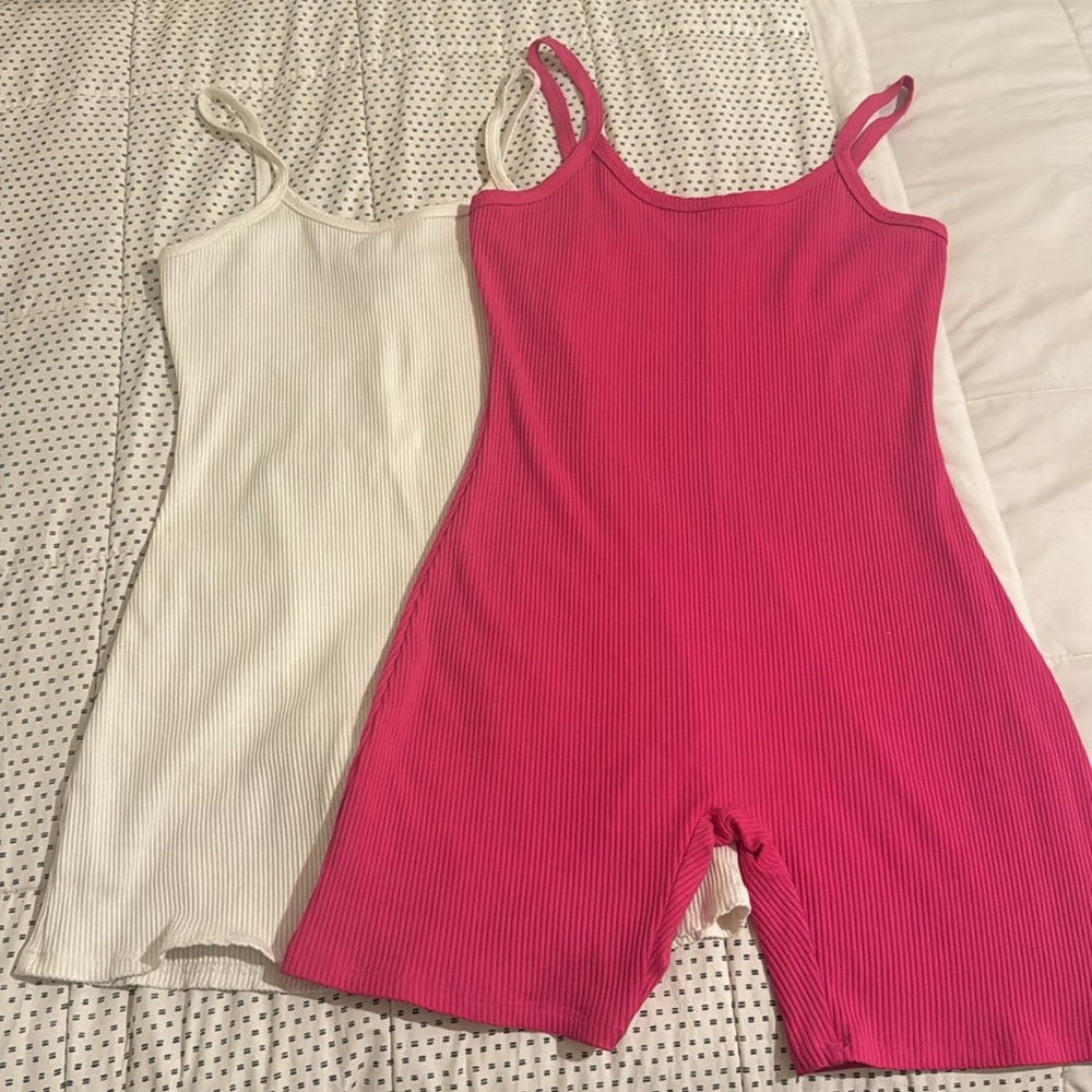 2 Rompers deal - Picture 2 of 3